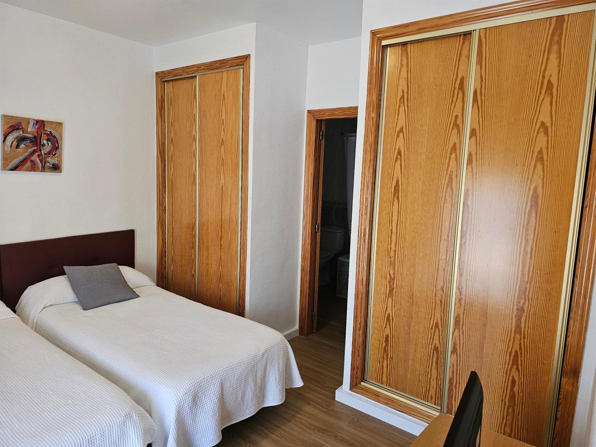 Apartamentos Plaza Alicante Room photo