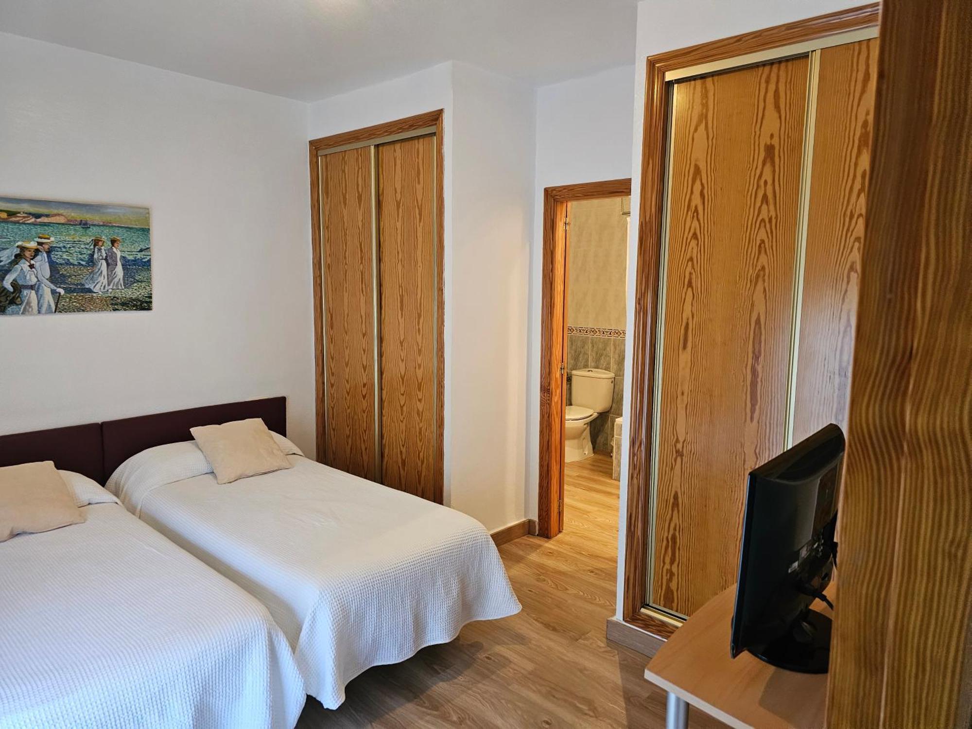 Apartamentos Plaza Alicante Room photo